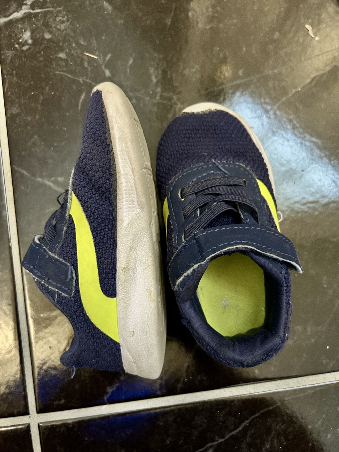 Free Toddlers shoes size 6 and 7 - photo 4