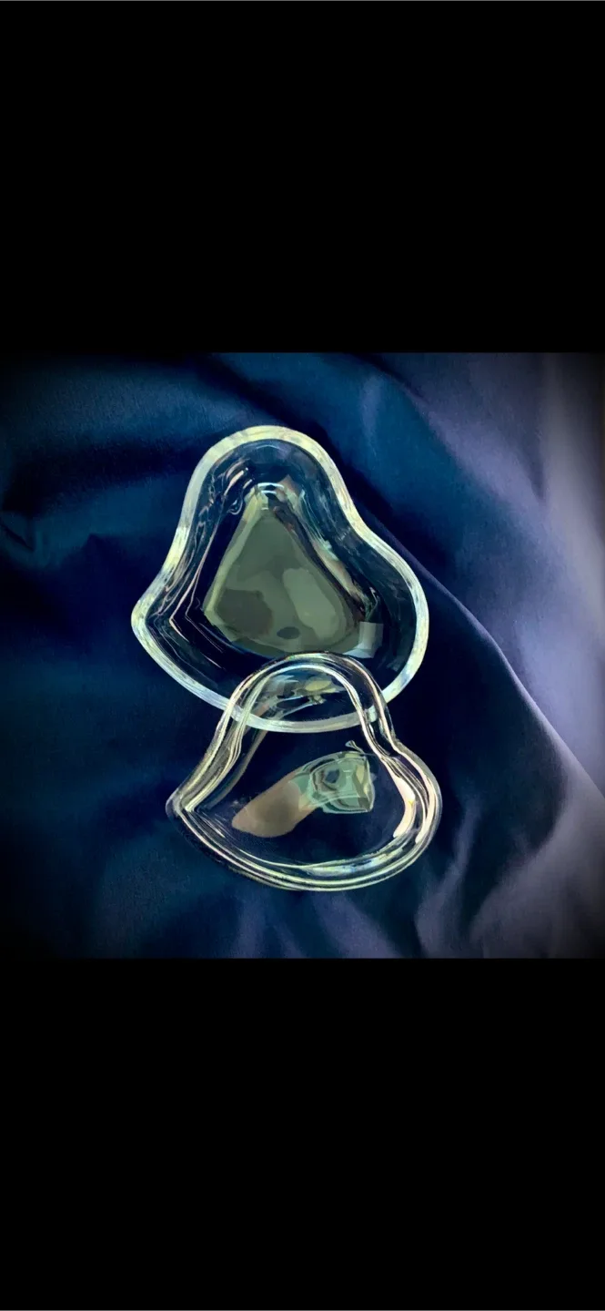 Tiffany & Co. Elsa Peretty Heart Shaped Trinket Box image indicator(2)