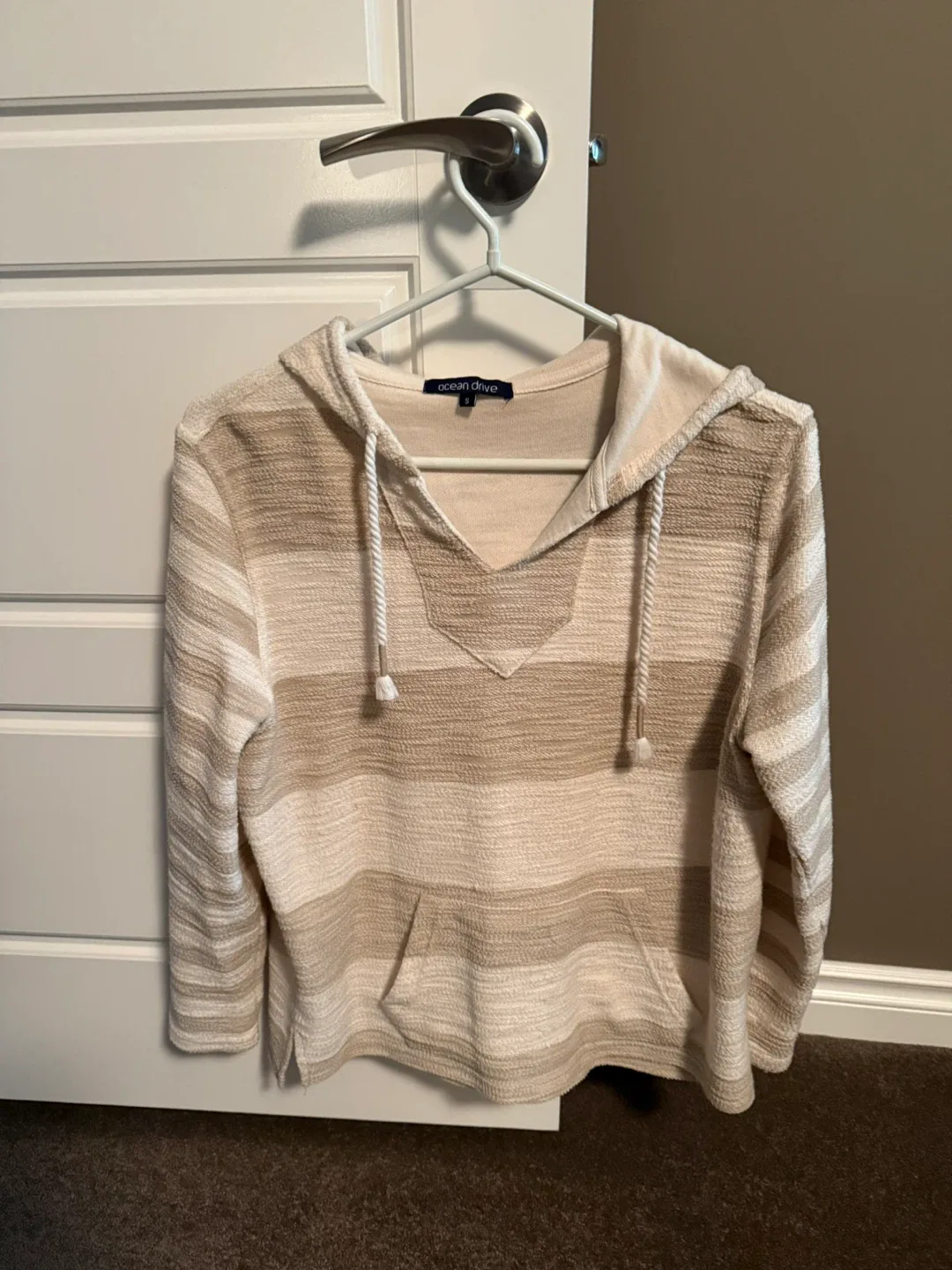 Woman’s Small Beige/Brown Sweater thumbnail