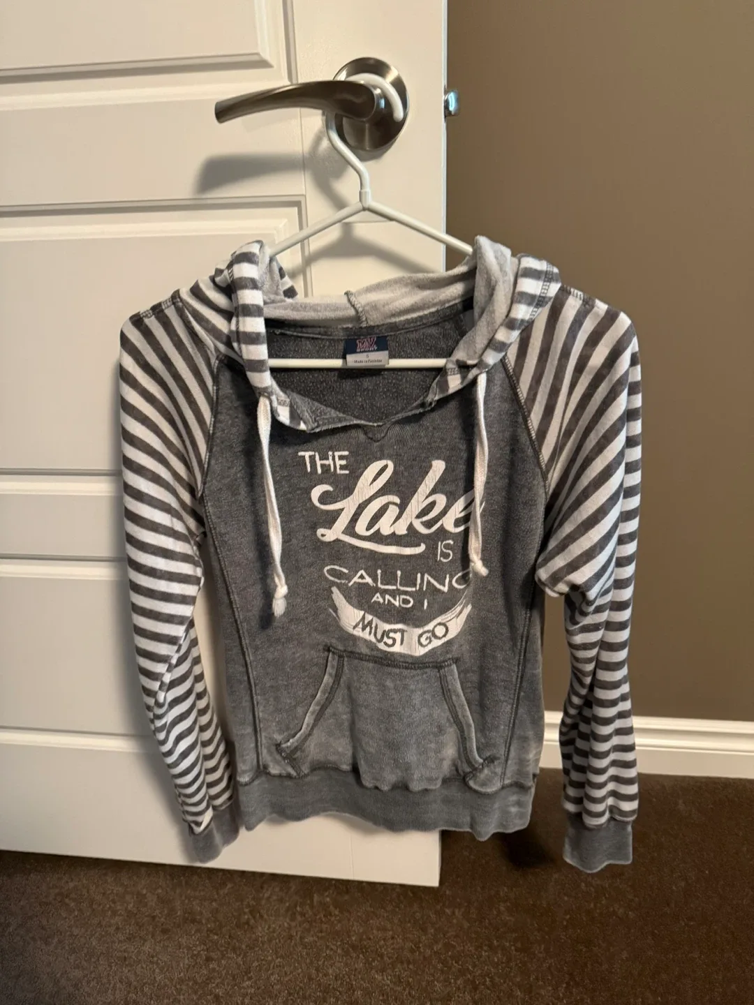Woman’s Small Lake Summer Light Sweater thumbnail
