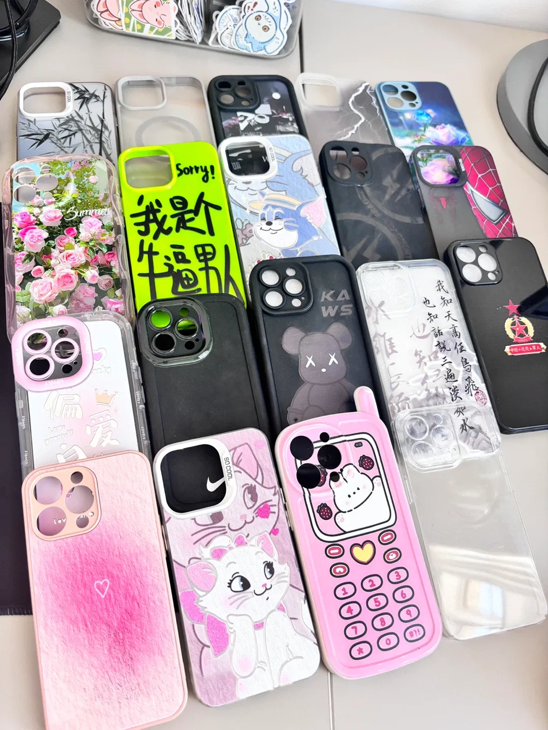 Variety of iPhone 13pro/max Cases image indicator(2)