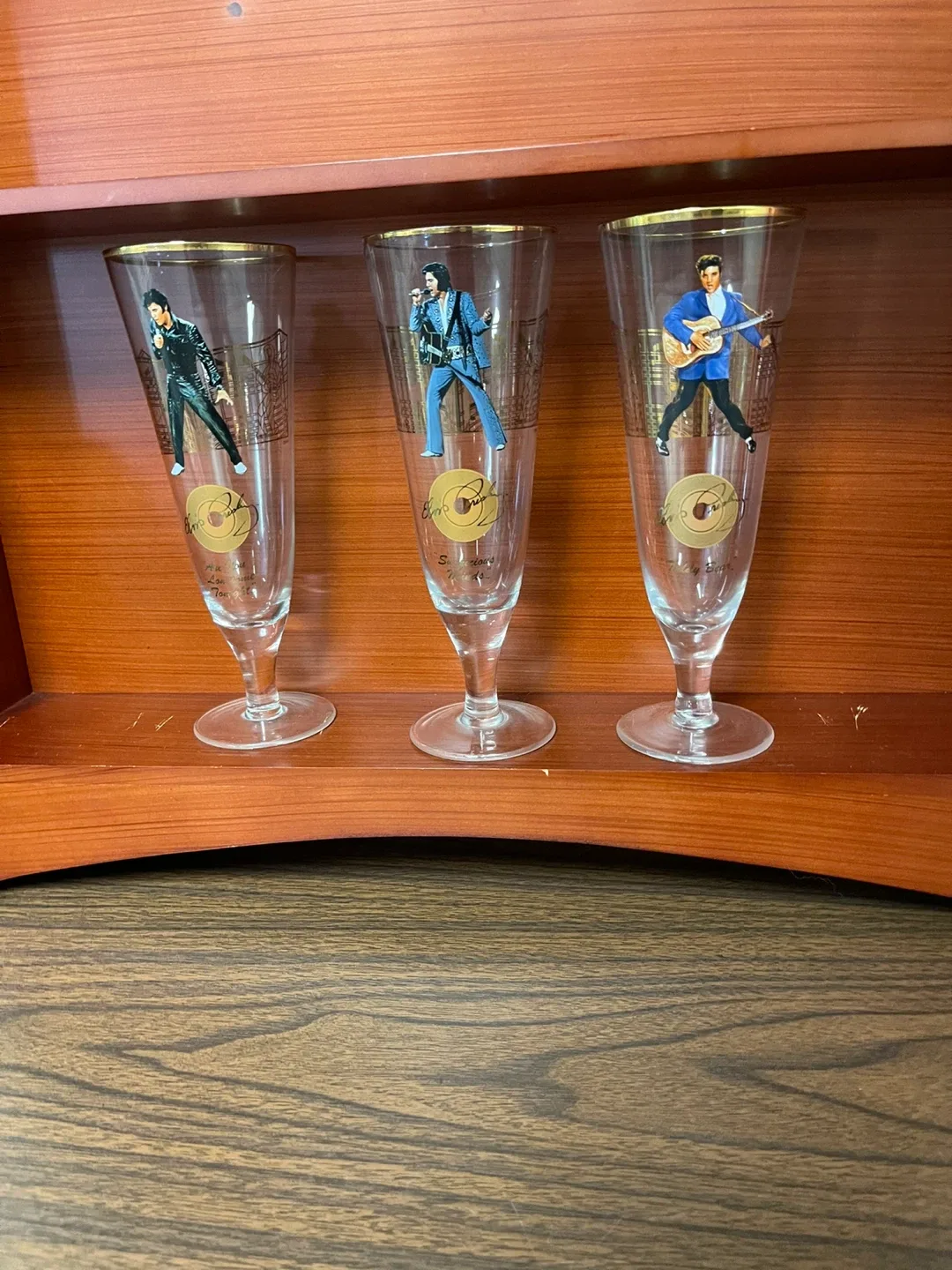 Elvis Presley Collectible Glasses image indicator(2)