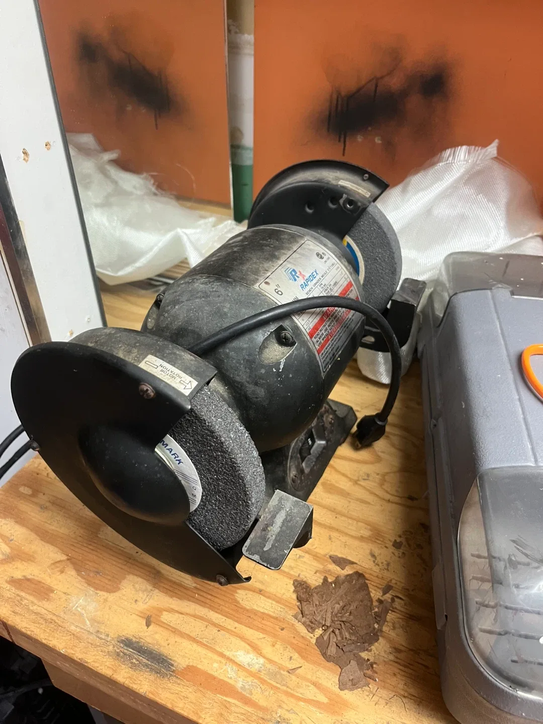 Rapidex 6" Bench Grinder image indicator(2)