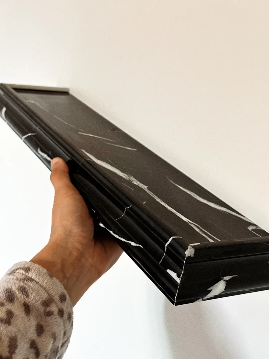 Black Marble Floating Shelf image indicator(2)