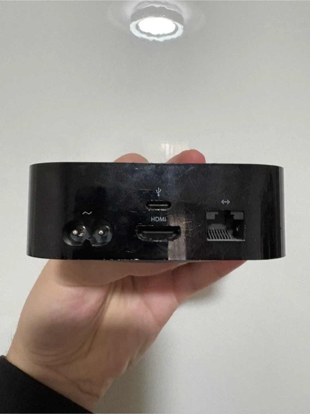 Apple TV with Remotes image indicator(2)