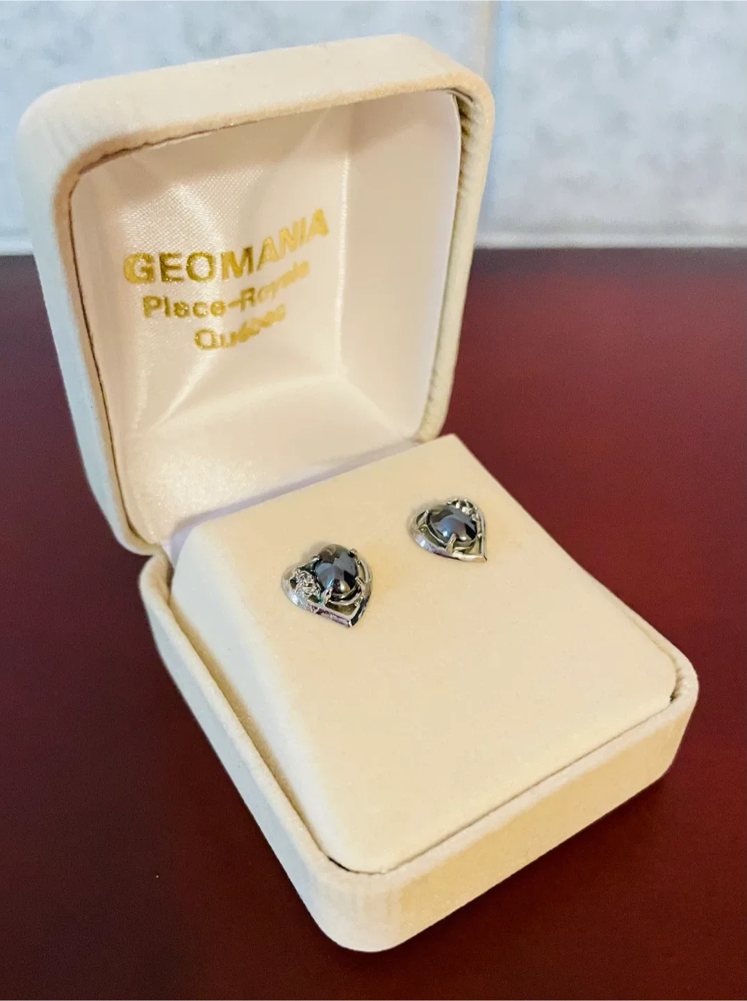 Pearl and silver earrings thumbnail