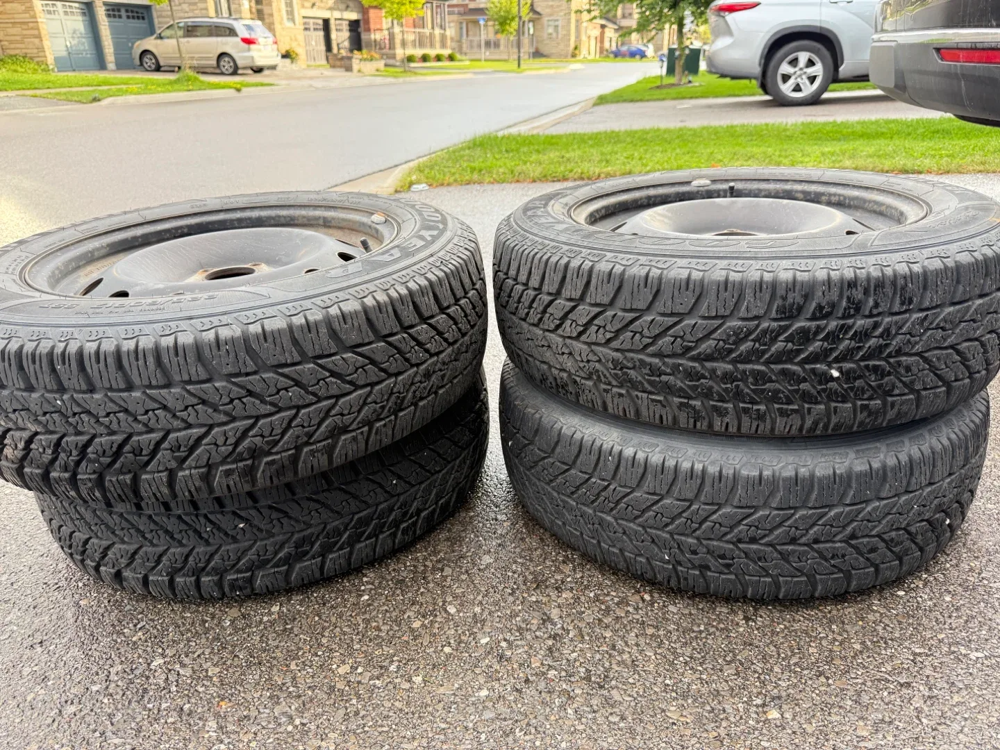 4 Winter Tires 225/60R17 with Rims (Goodyear) image indicator(2)