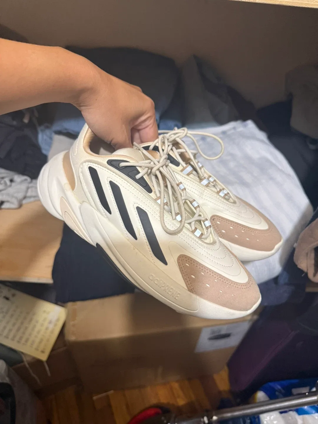 Adidas Ozelle Women's Sneakers - Size 5.5 thumbnail