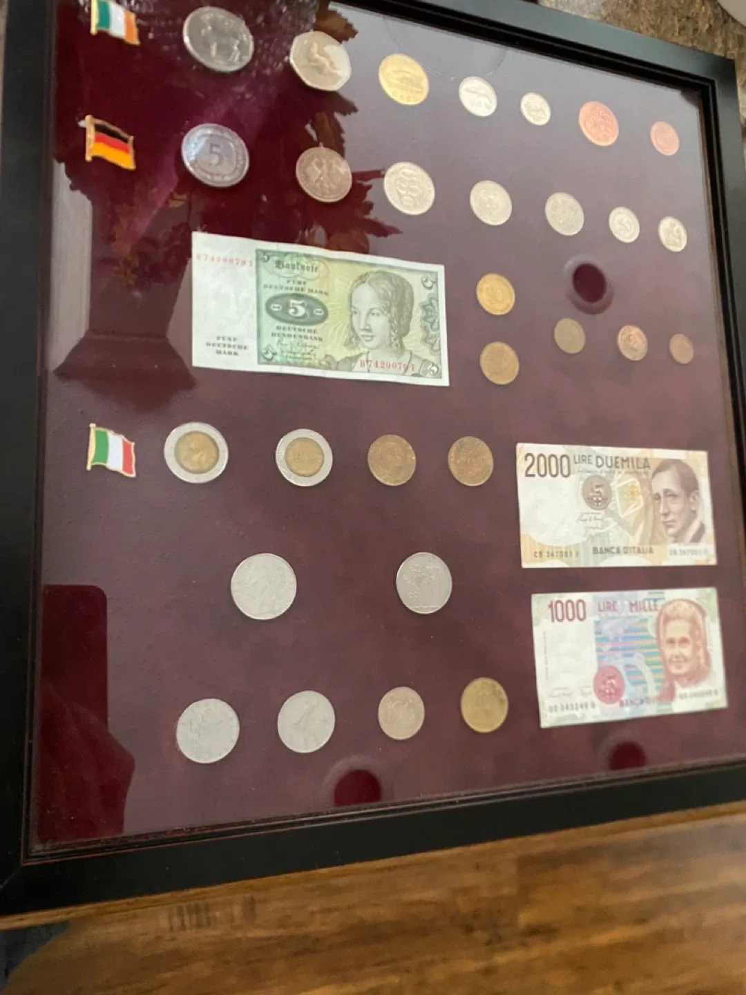 Money Collection of Foreign Currency Framed image indicator(6)