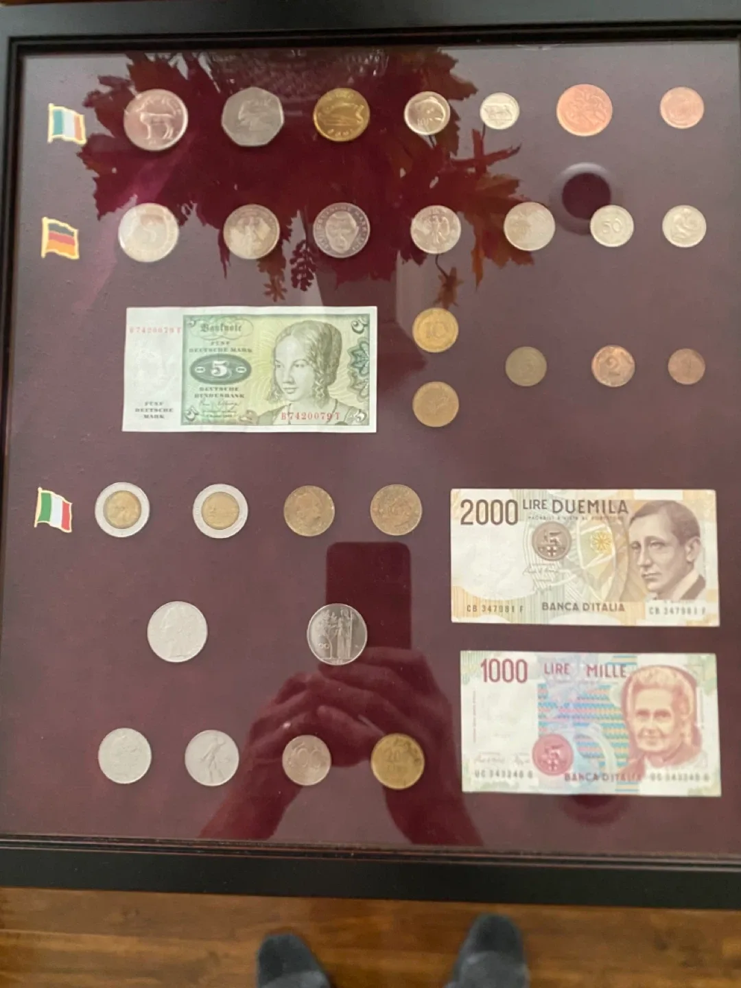 Money Collection of Foreign Currency Framed image indicator(5)