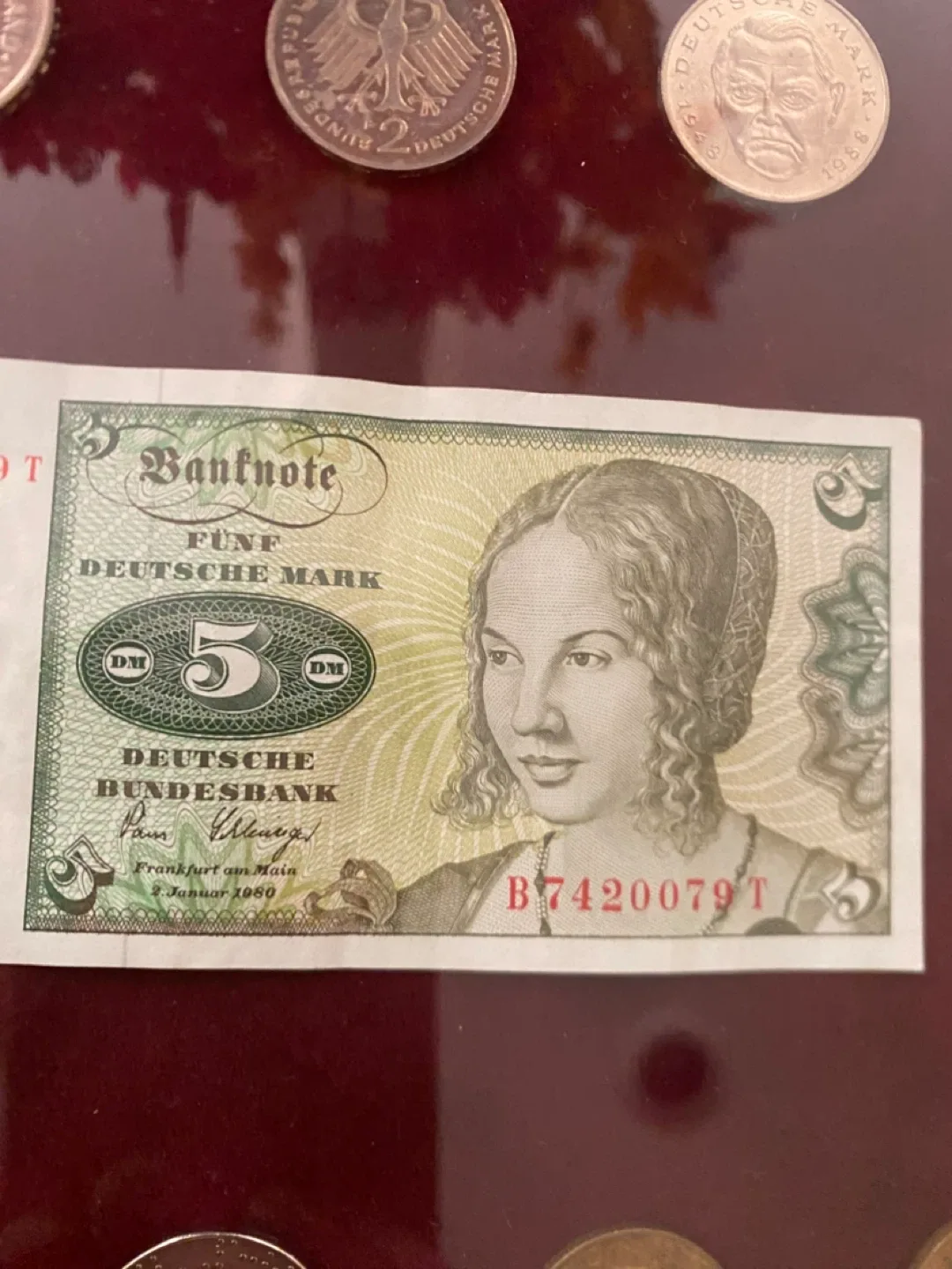 Money Collection of Foreign Currency Framed image indicator(3)