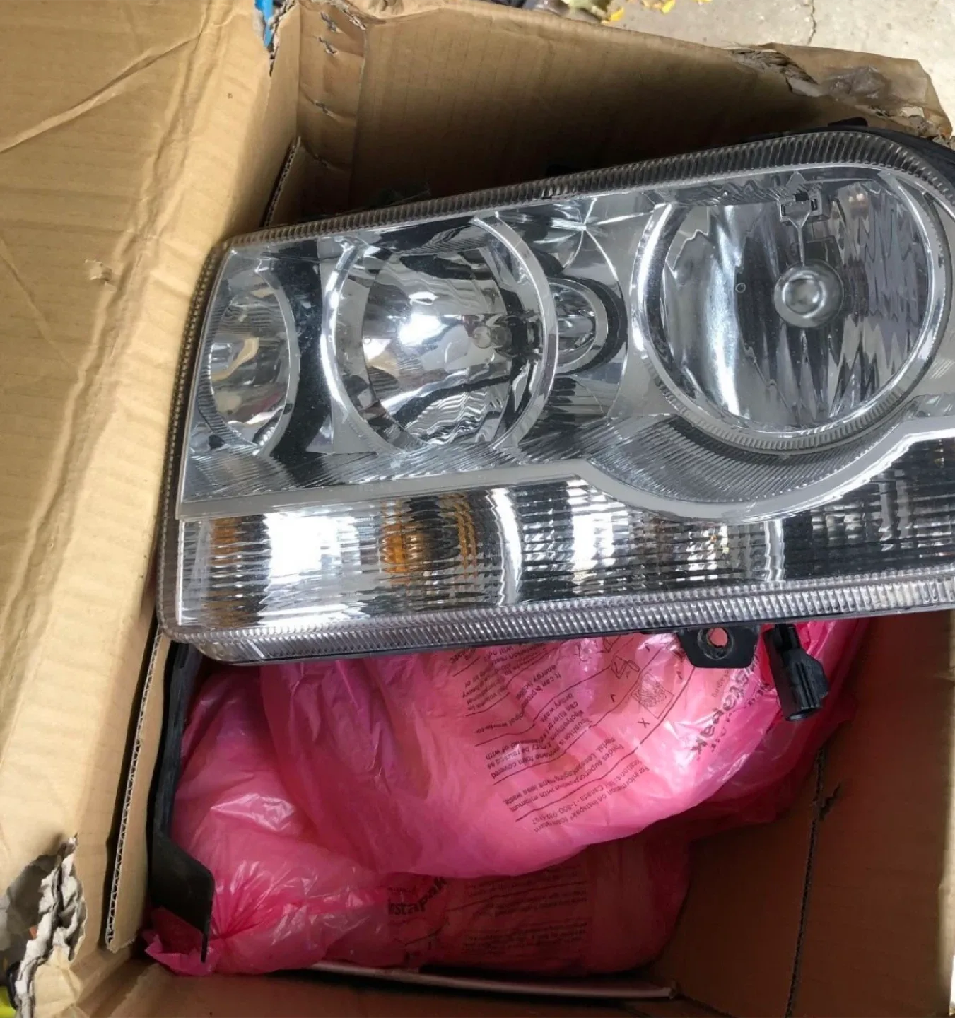 Chrysler 300 Headlight & Taillight Set image indicator(3)