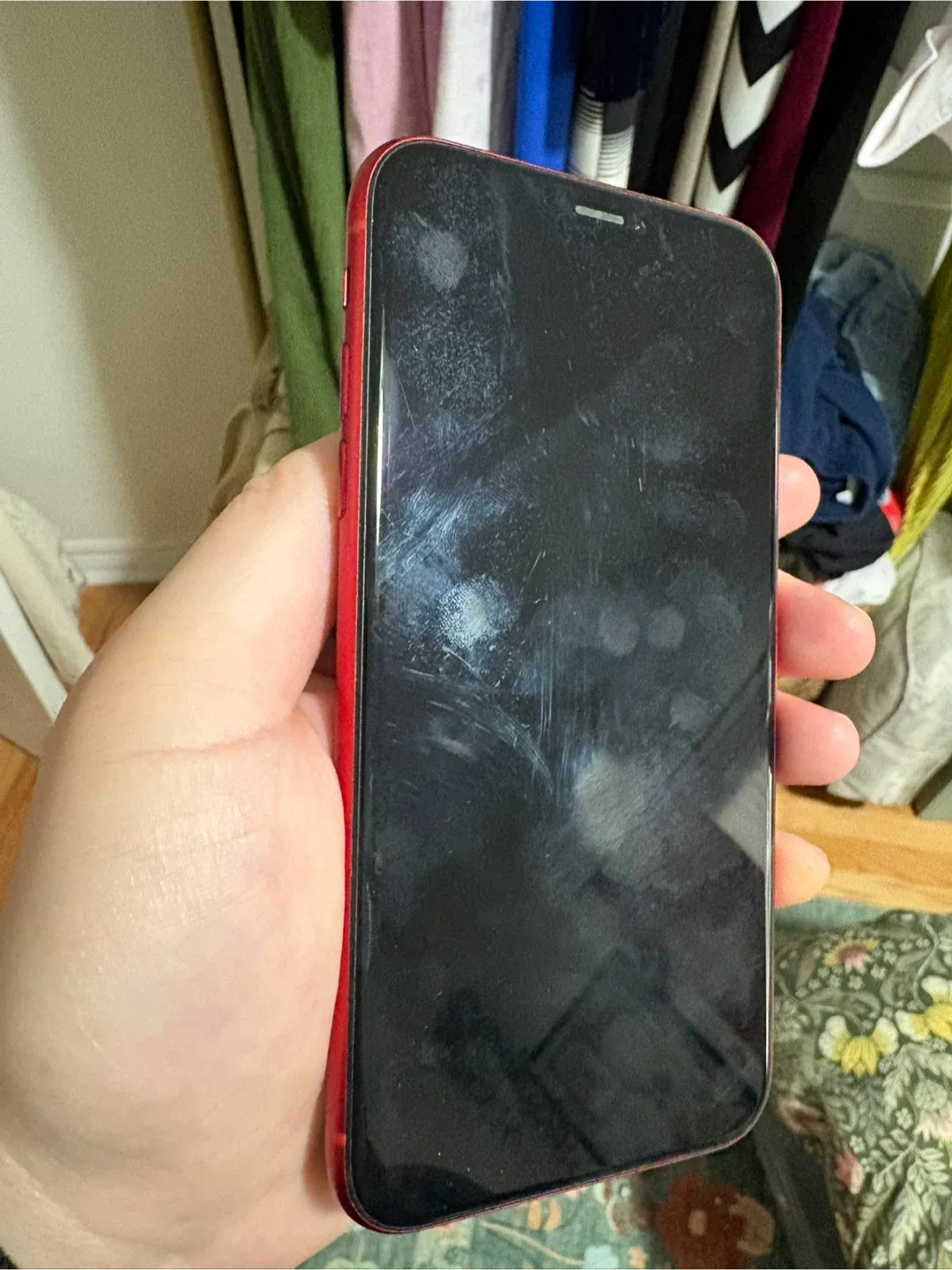 Red iPhone XR (PRODUCT RED) image indicator(2)