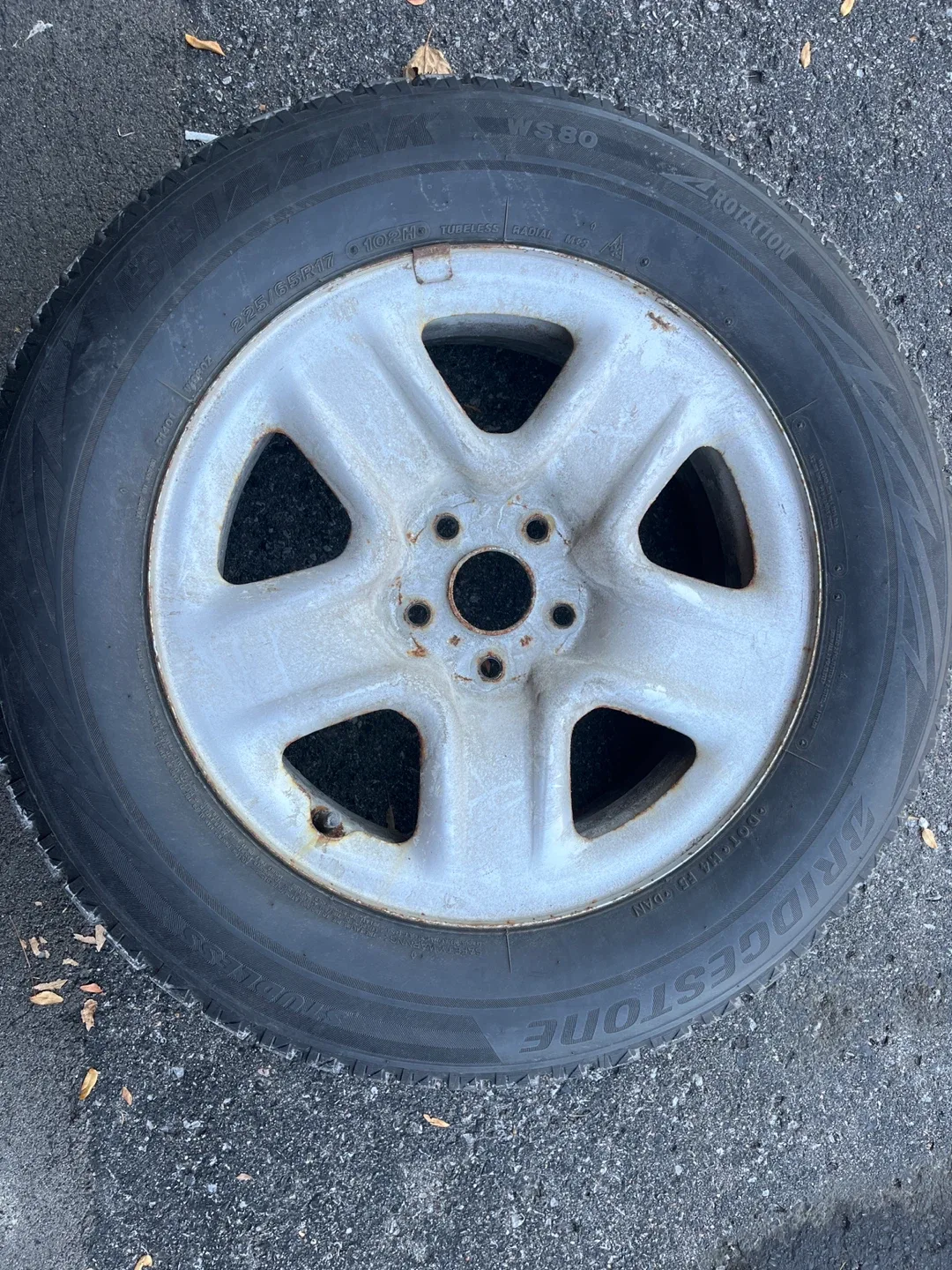 Bridgestone Blizzak WS80 Winter Tire 225/65R17 image indicator(4)