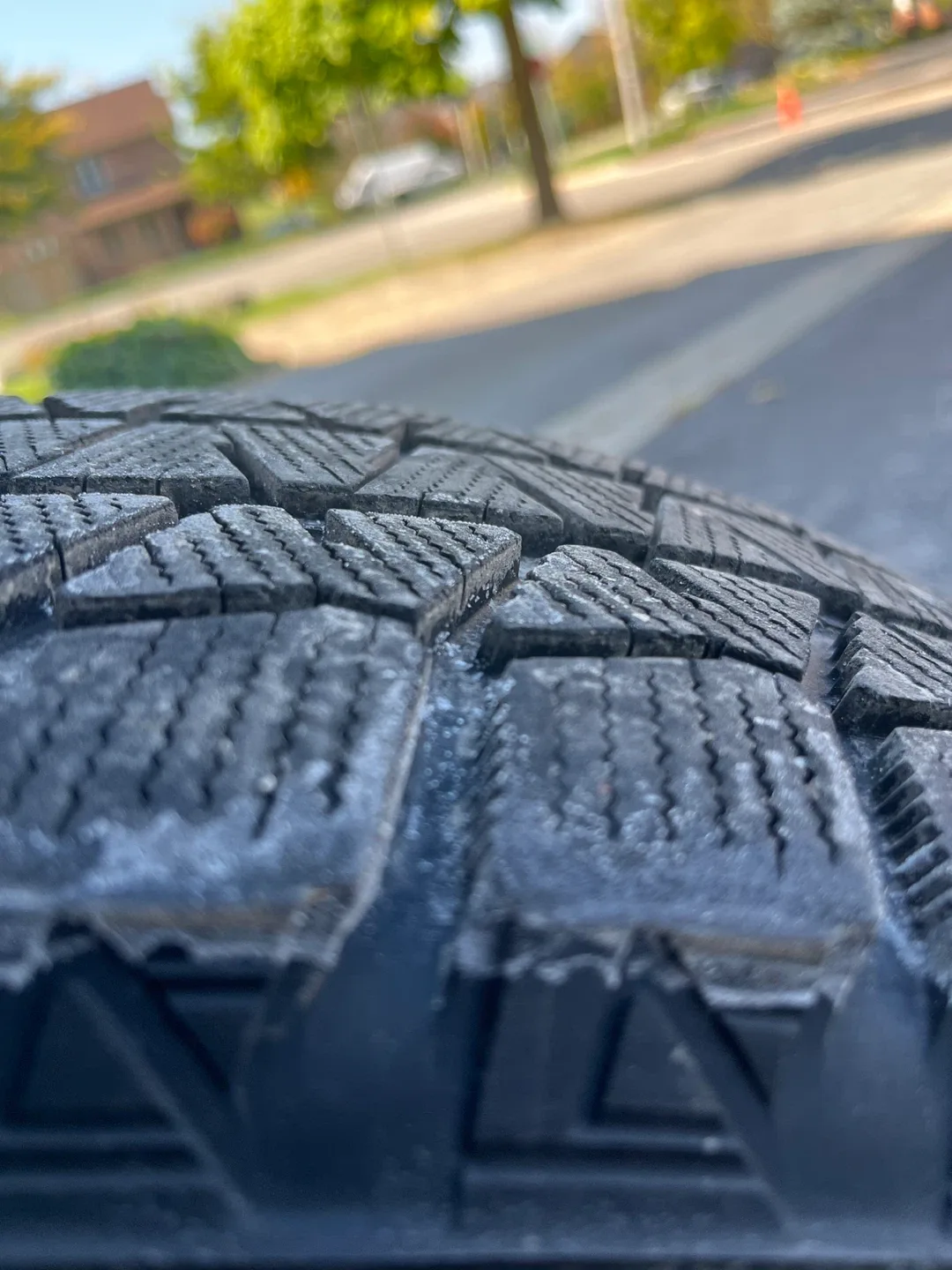 Bridgestone Blizzak WS80 Winter Tire 225/65R17 image indicator(7)