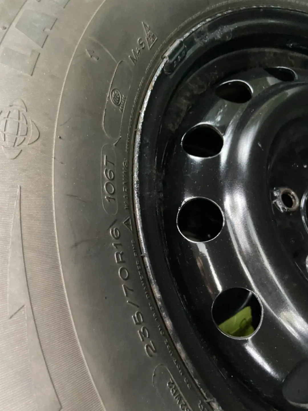 23570R16 Winter Tires on Rims Michelin image indicator(2)