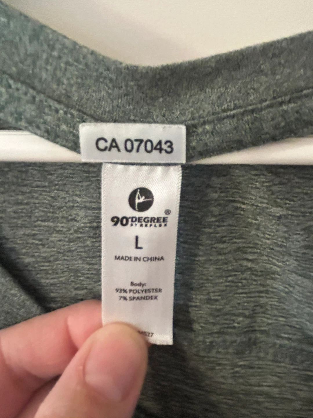 90 Degree by Reflex Green V-Neck Tee - Size L - photo 2