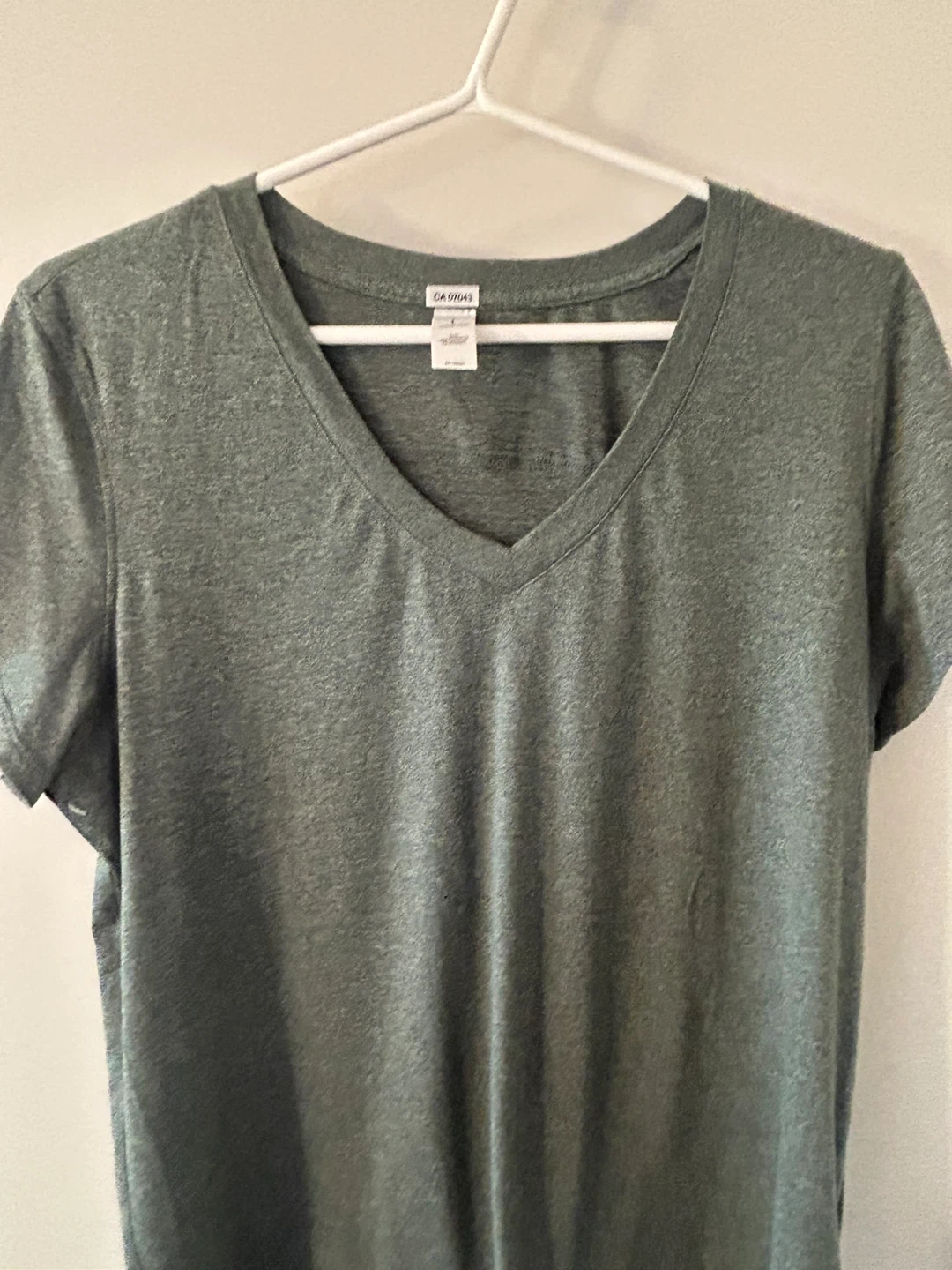 90 Degree by Reflex Green V-Neck Tee - Size L