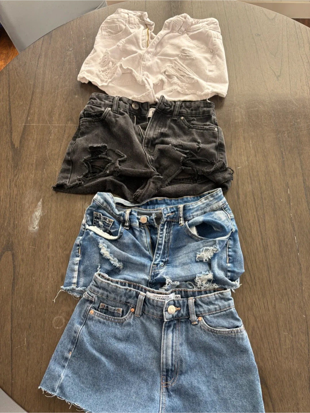 4 Pairs of Distressed Denim Shorts Size 00 thumbnail
