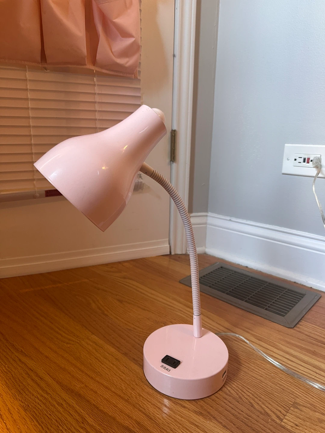 Pink Desk Lamp with USB Port - photo 2