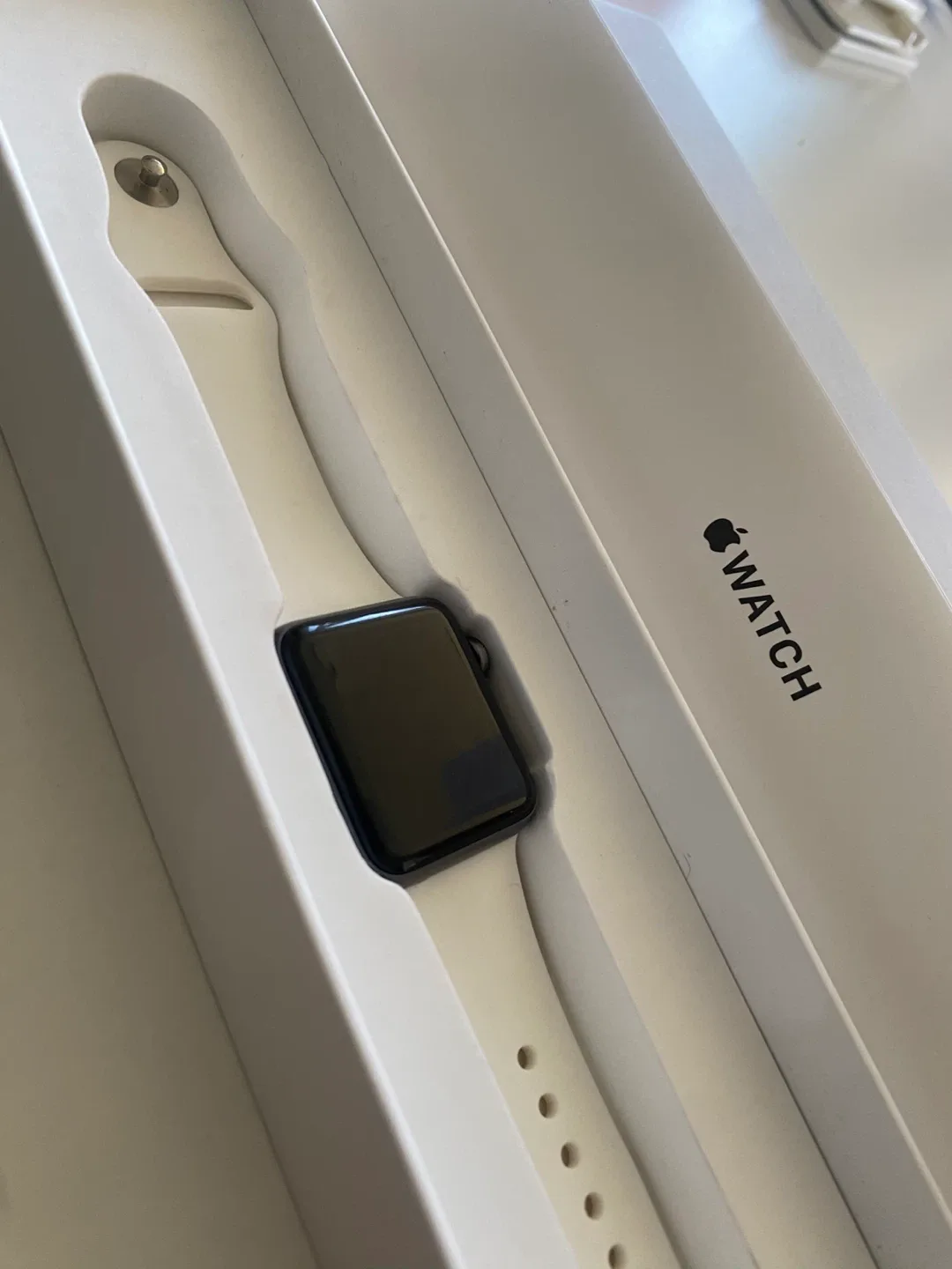 Apple Watch Series 3 – 38mm (Space Gray Aluminum) image indicator(2)