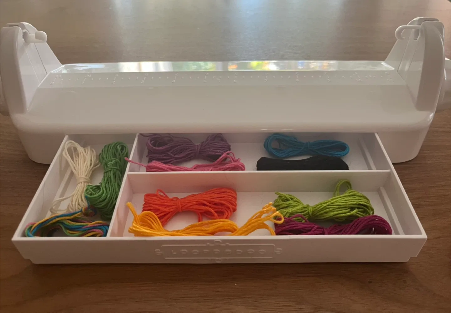 Loop-de-doo Spinning Loom Bracelet Maker Kit image indicator(4)