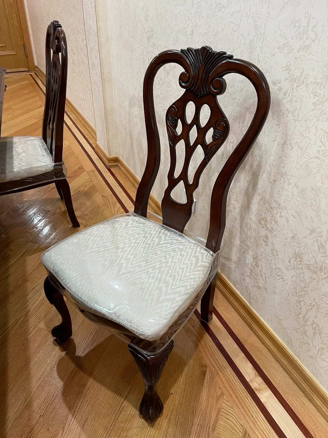 Dining Table with 6 Chairs image indicator(2)