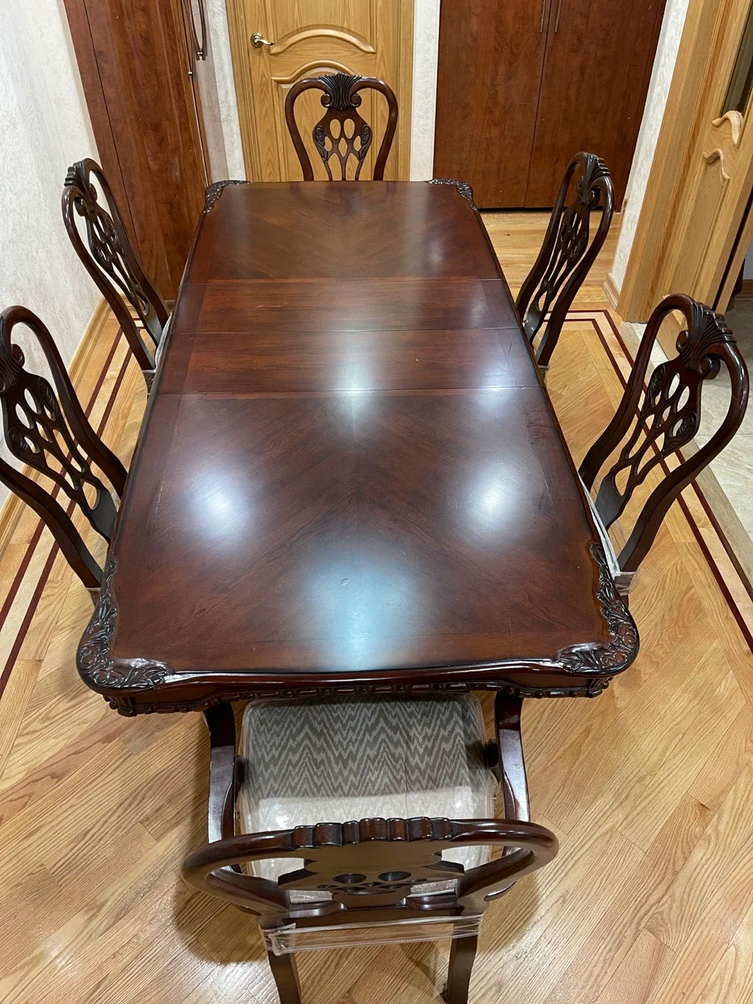 Dining Table with 6 Chairs image indicator(6)
