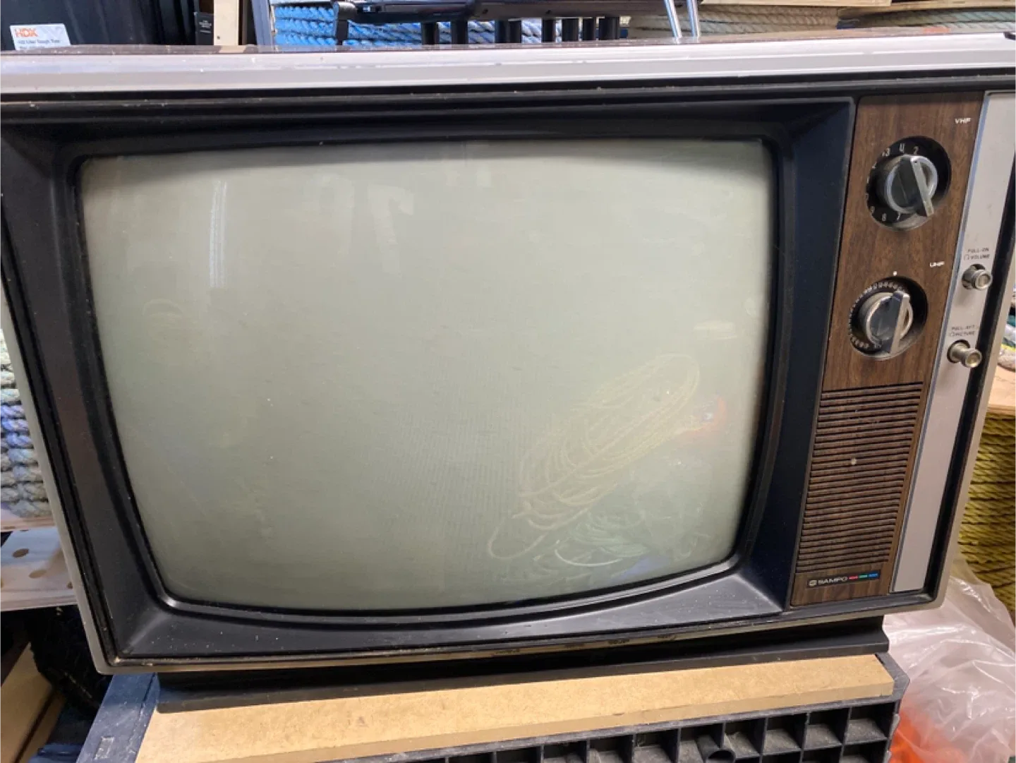 Vintage Sampo K-1941PC Television image indicator(2)