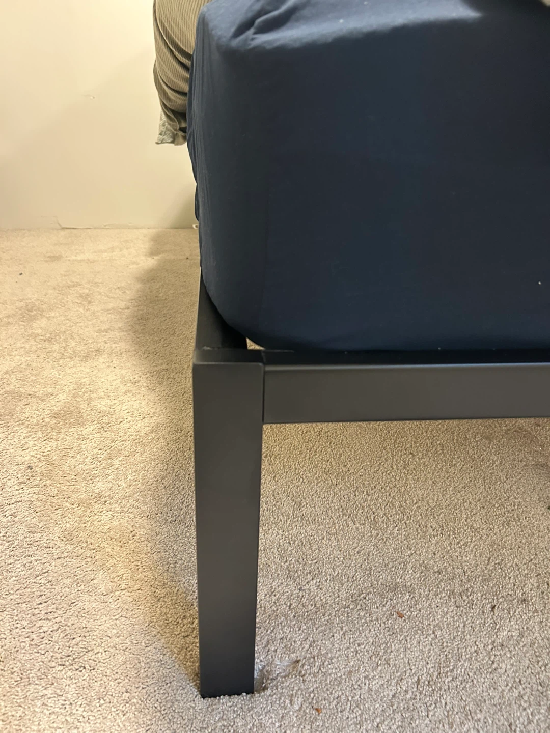 Queen Size Metal Bed Frame - photo 4