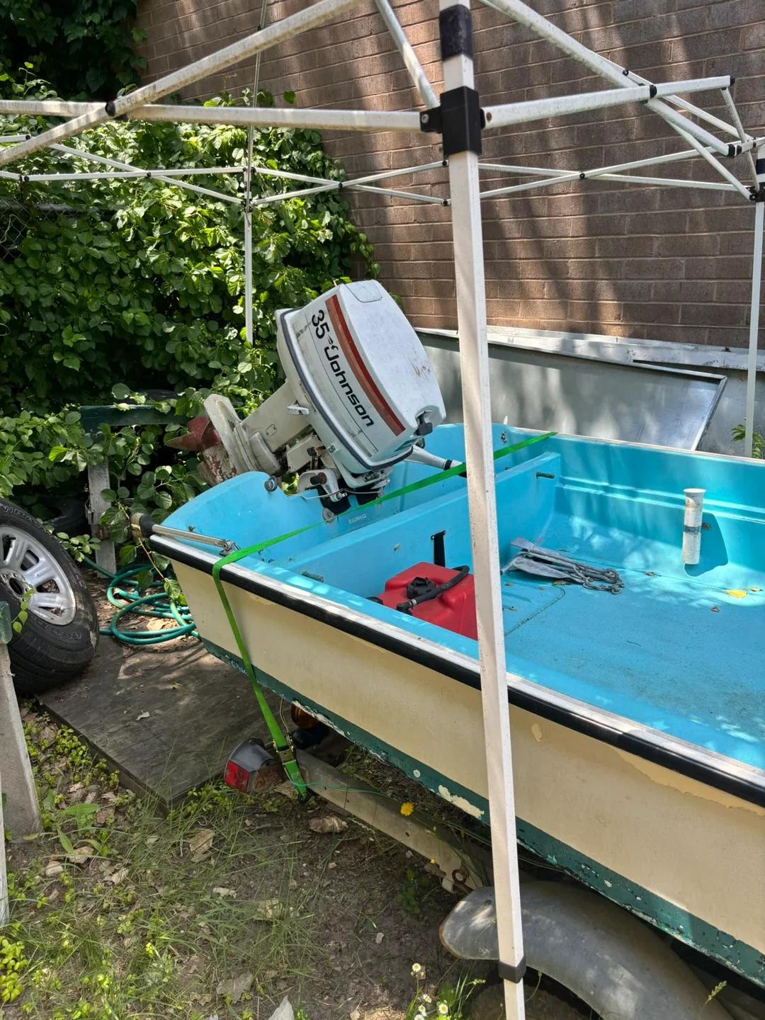 Boat with 35 Johnson Engine image indicator(3)