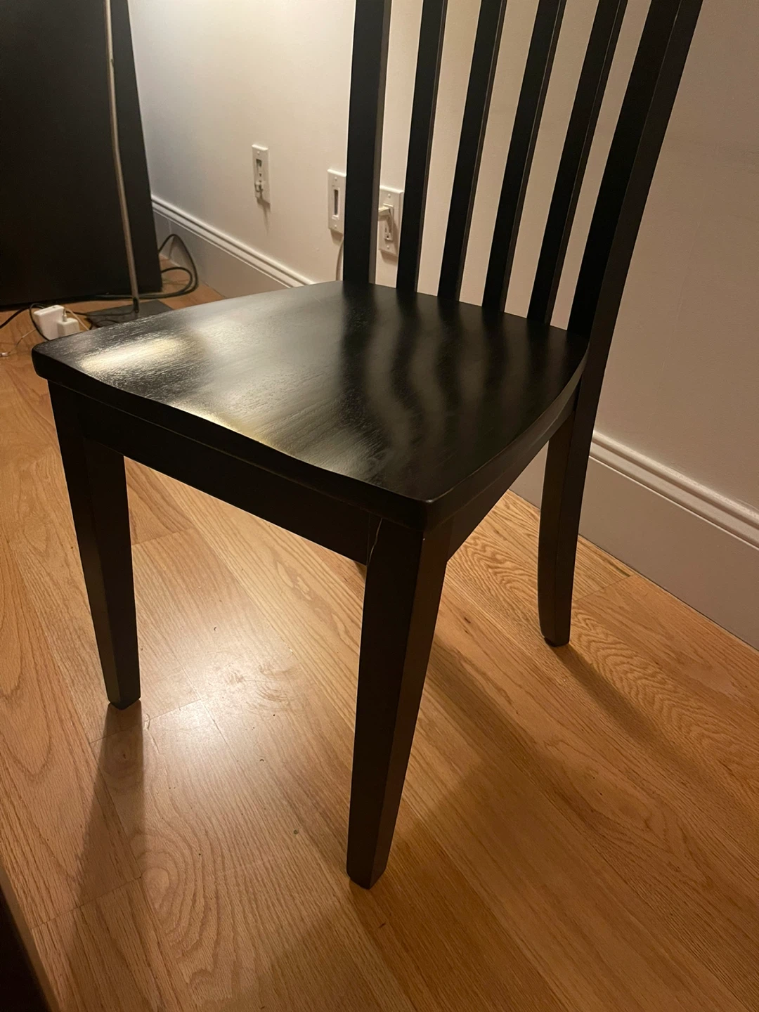 Elegant wood extendable dining table with chairs - photo 3