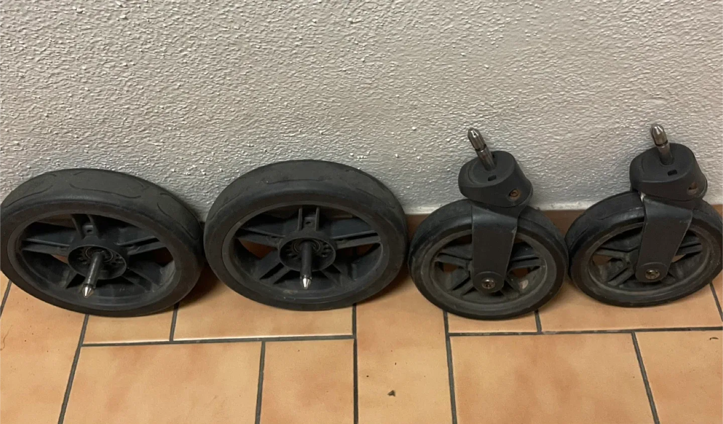 Uppababy Cruz 2011-2014 Stroller Wheels - Rear and Front image indicator(2)