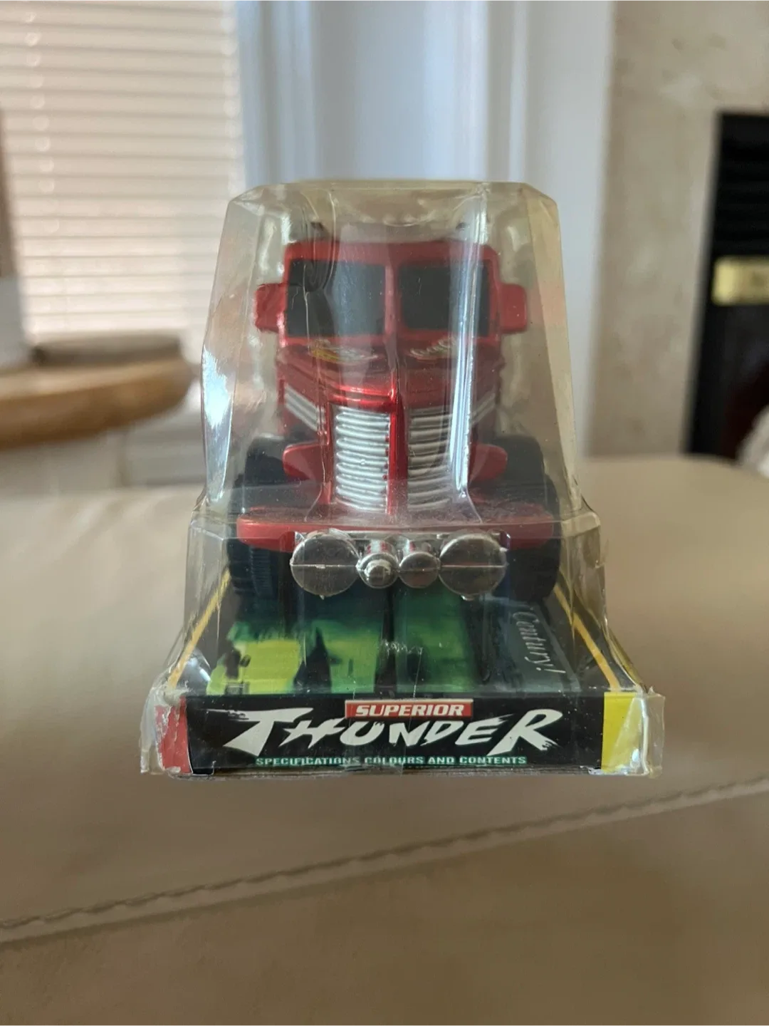 Coca-Cola Superior Thunder International Truck - New in Box! image indicator(2)