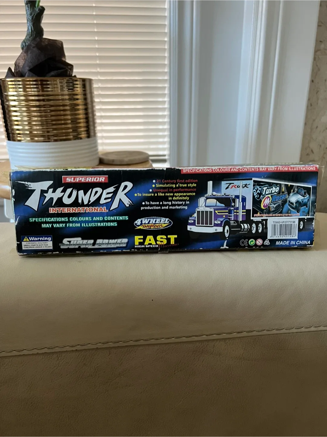 Coca-Cola Superior Thunder International Truck - New in Box! image indicator(4)