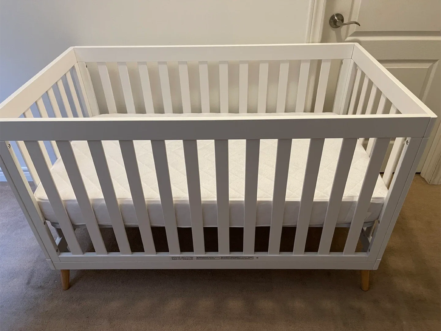 Delta Children Tucker 4-in-1 Convertible Crib image indicator(3)