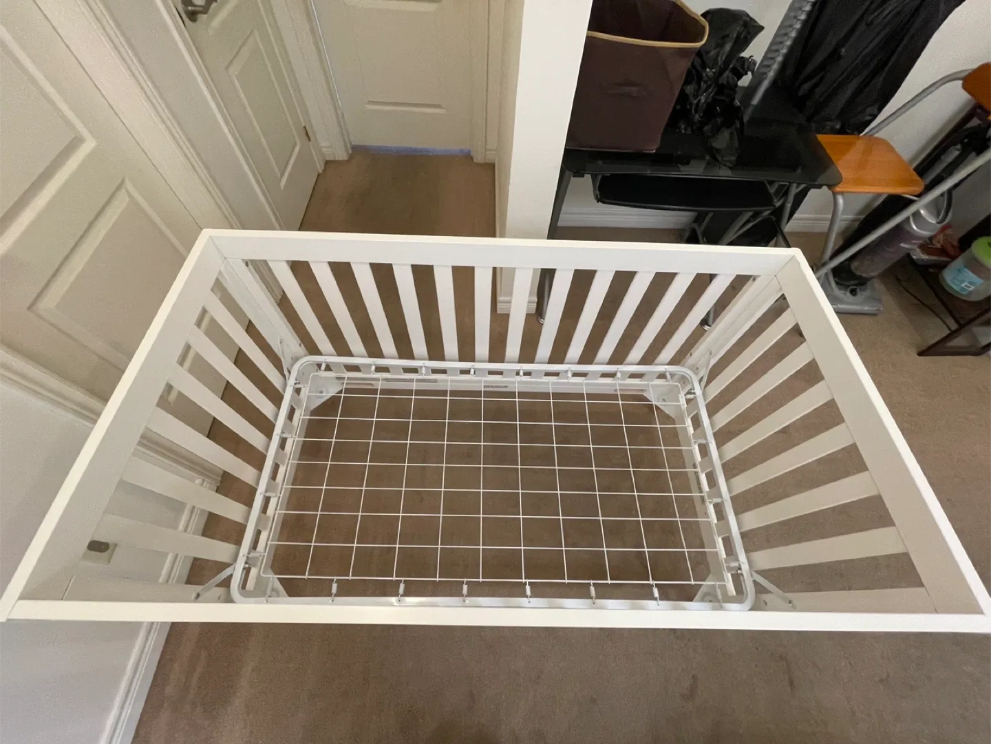 Delta Children Tucker 4-in-1 Convertible Crib image indicator(5)