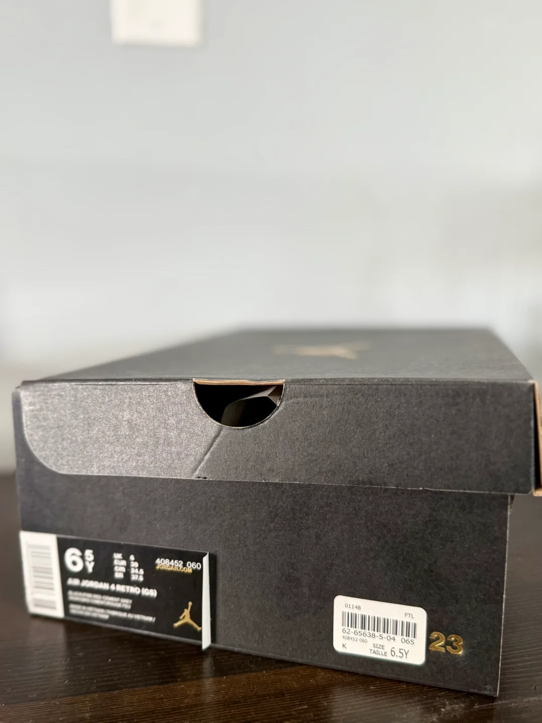 Air Jordan 4 Retro (GS) Size 6.5Y image indicator(2)