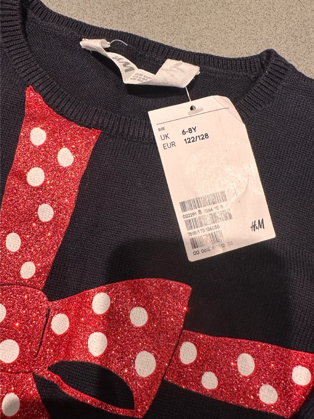 H&M Black Sweater with Red Bow, Size 6-8Y image indicator(3)