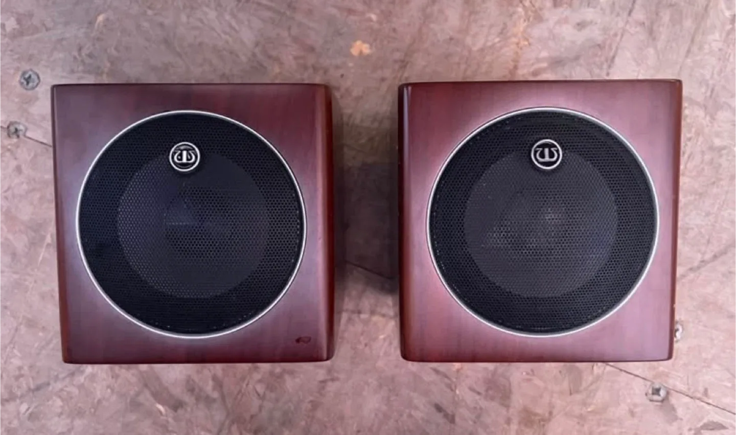 Monitor Audio Surround Sound image indicator(2)