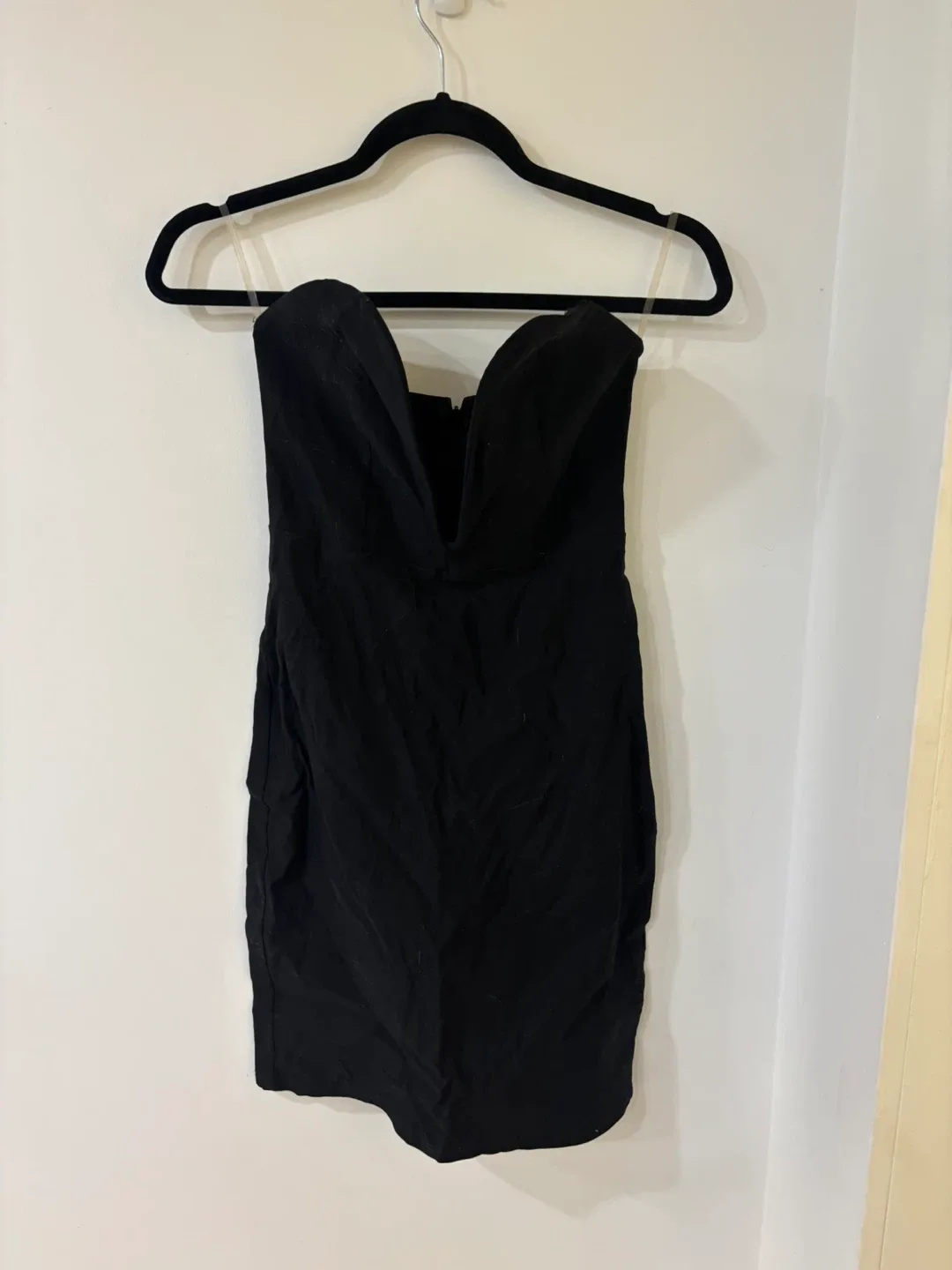 $10 for 10 Assorted Women's Dresses. thumbnail