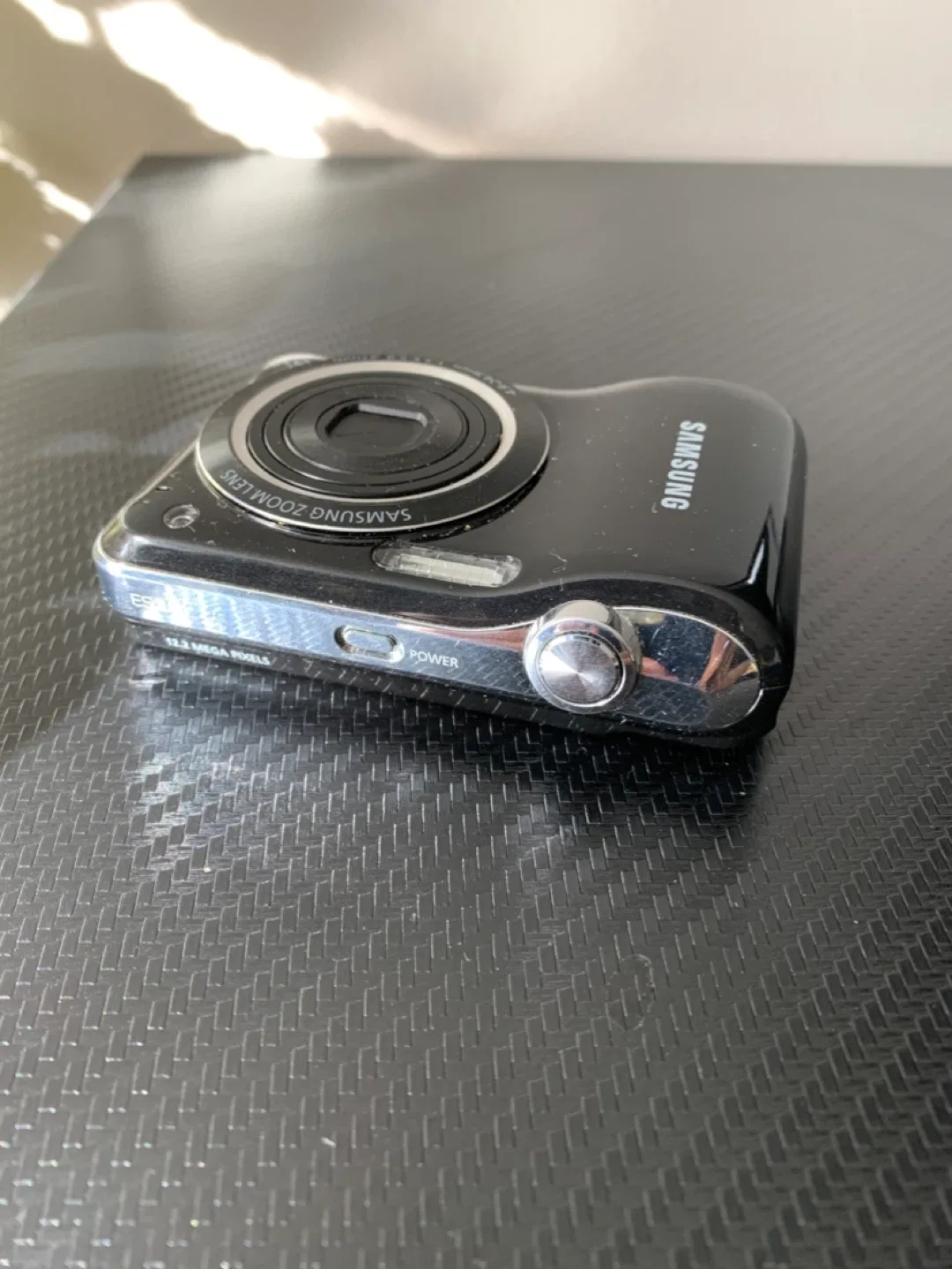 Samsung ES30 12.2MP Digital Camera 🧡 image indicator(3)