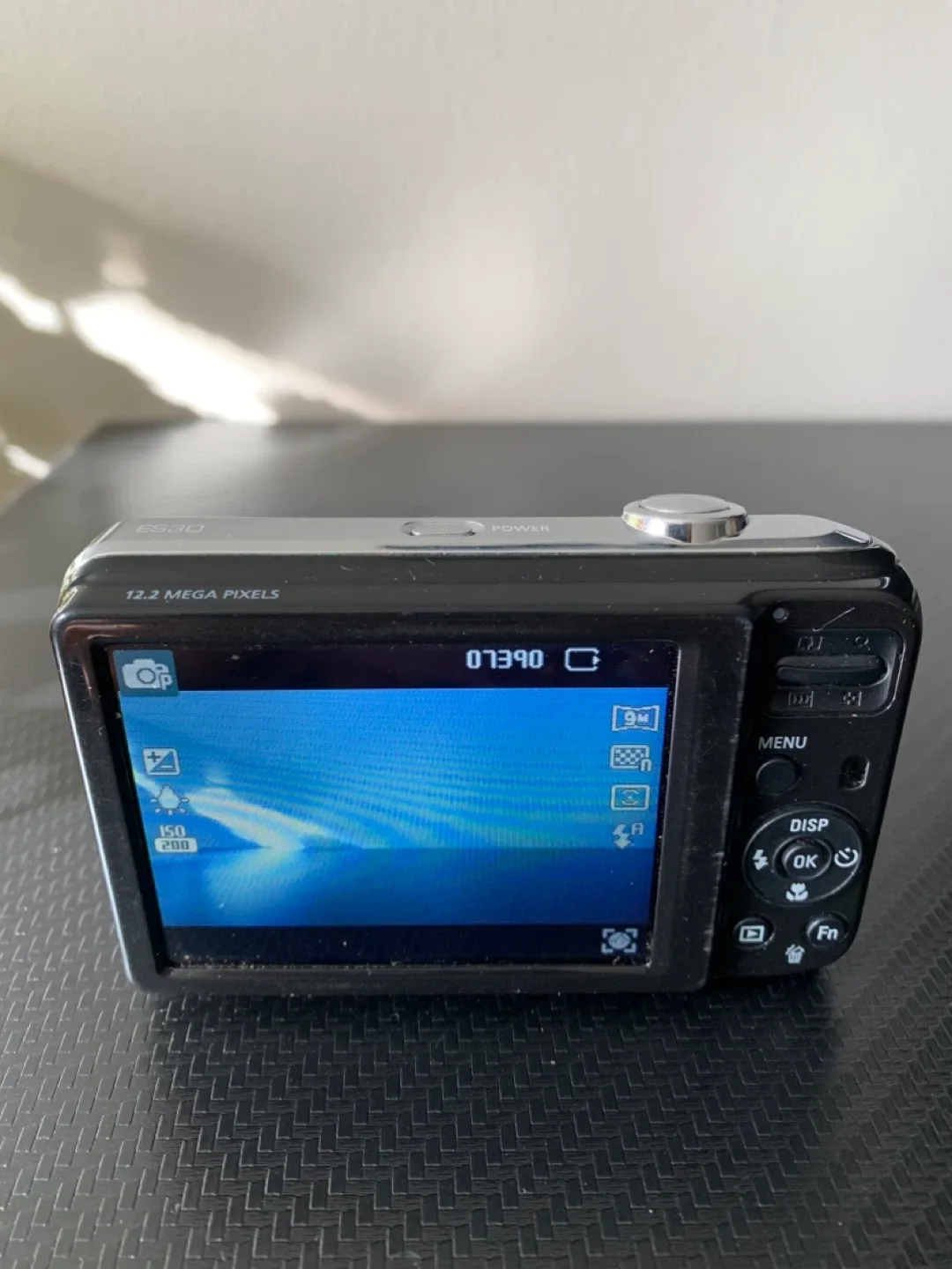 Samsung ES30 12.2MP Digital Camera 🧡 image indicator(2)