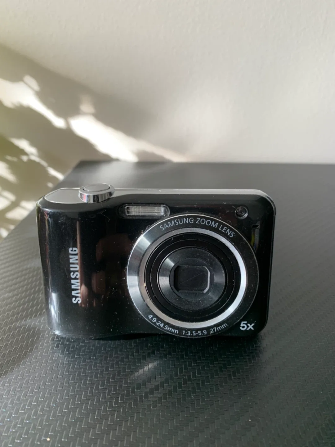 Samsung ES30 12.2MP Digital Camera 🧡