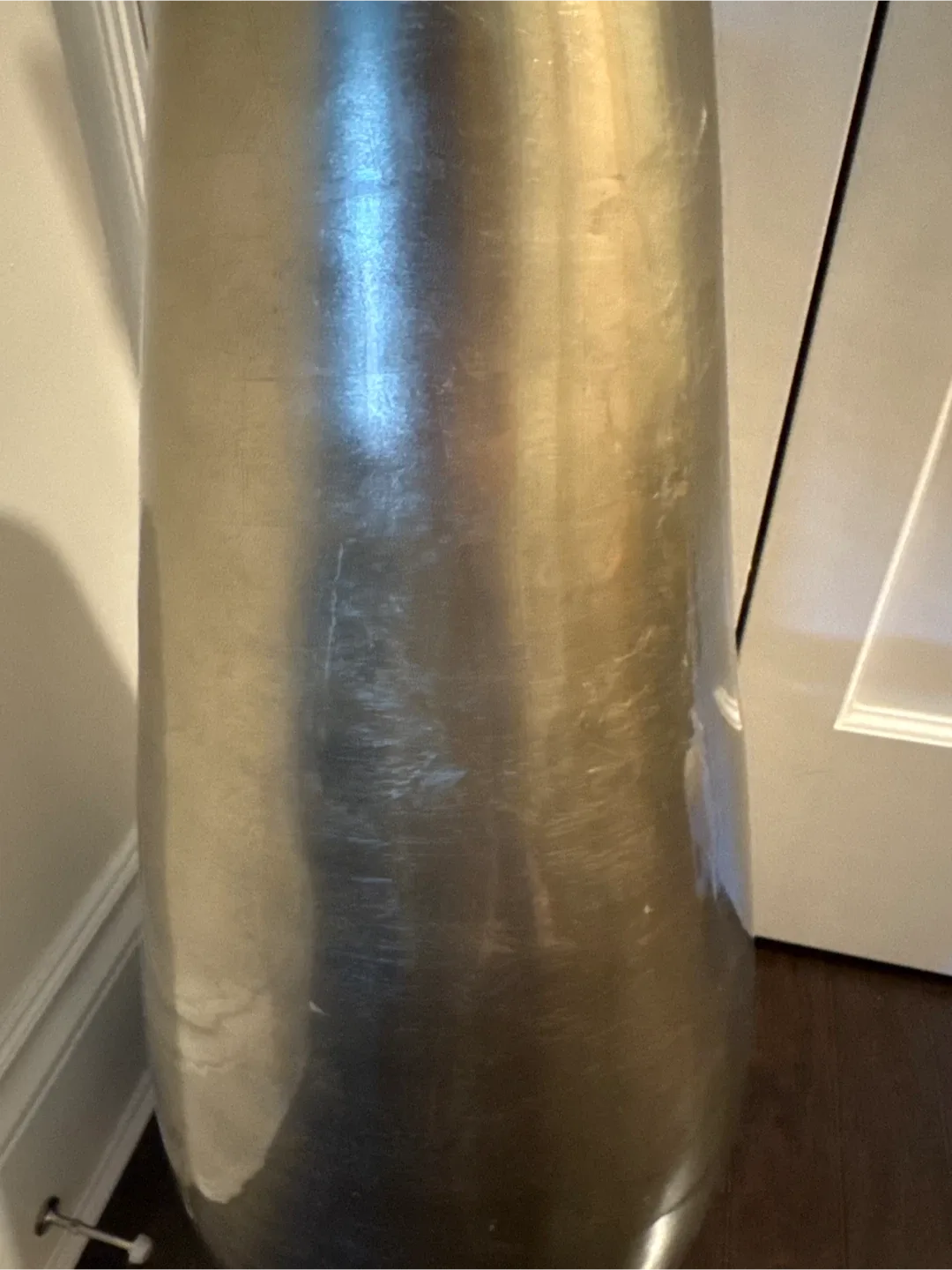 Silver Metal Vase image indicator(3)