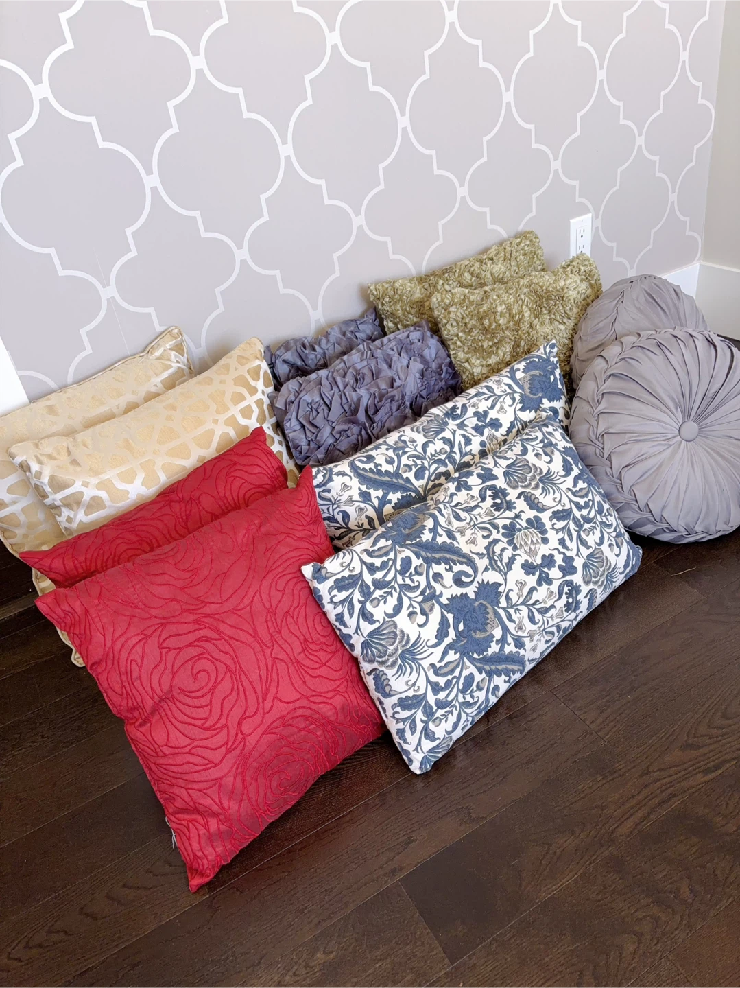 Assorted Decorative Pillows - photo 3