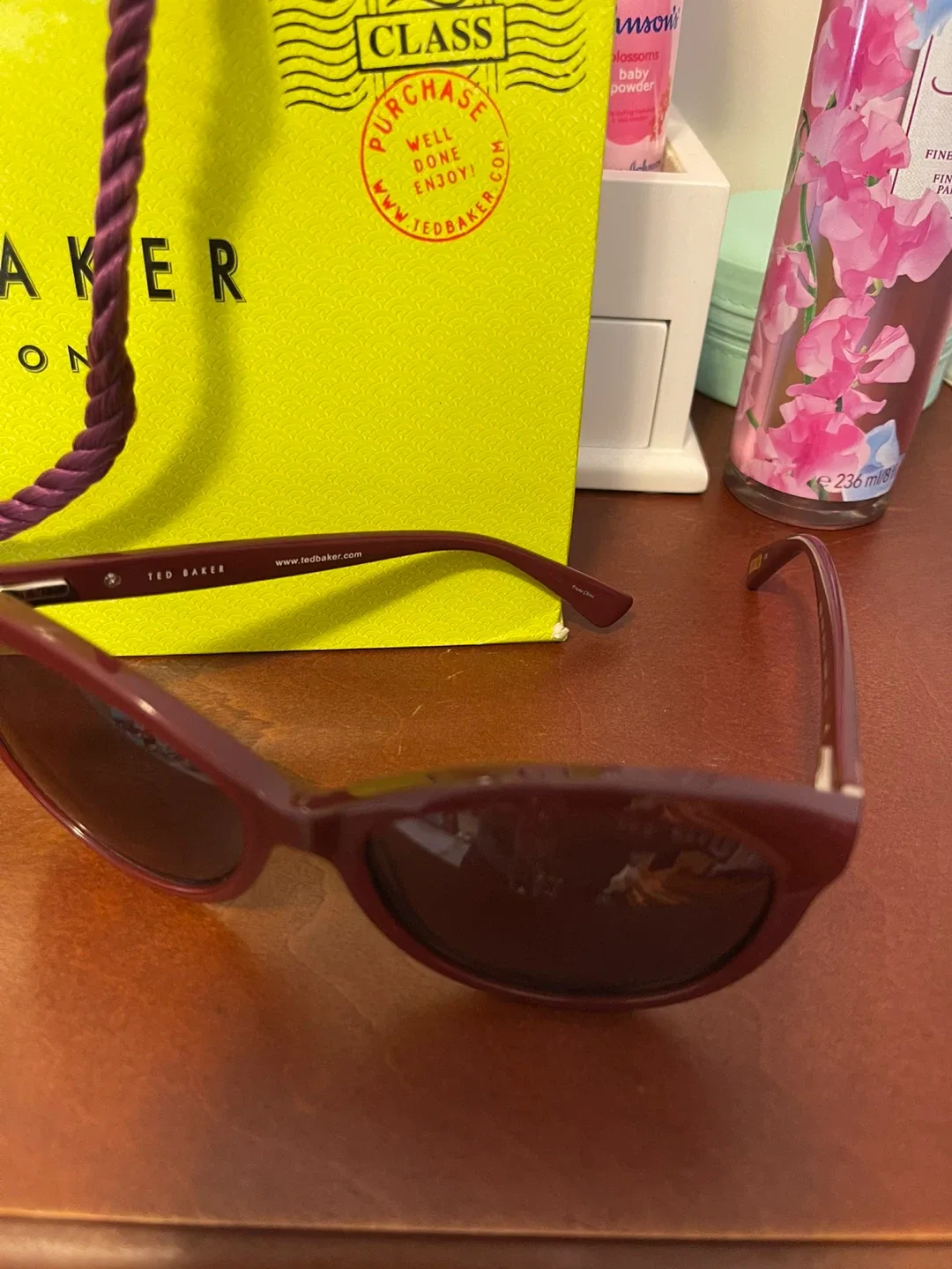 Ted Baker Cat eye Burgundy Sunglasses B686 image indicator(2)