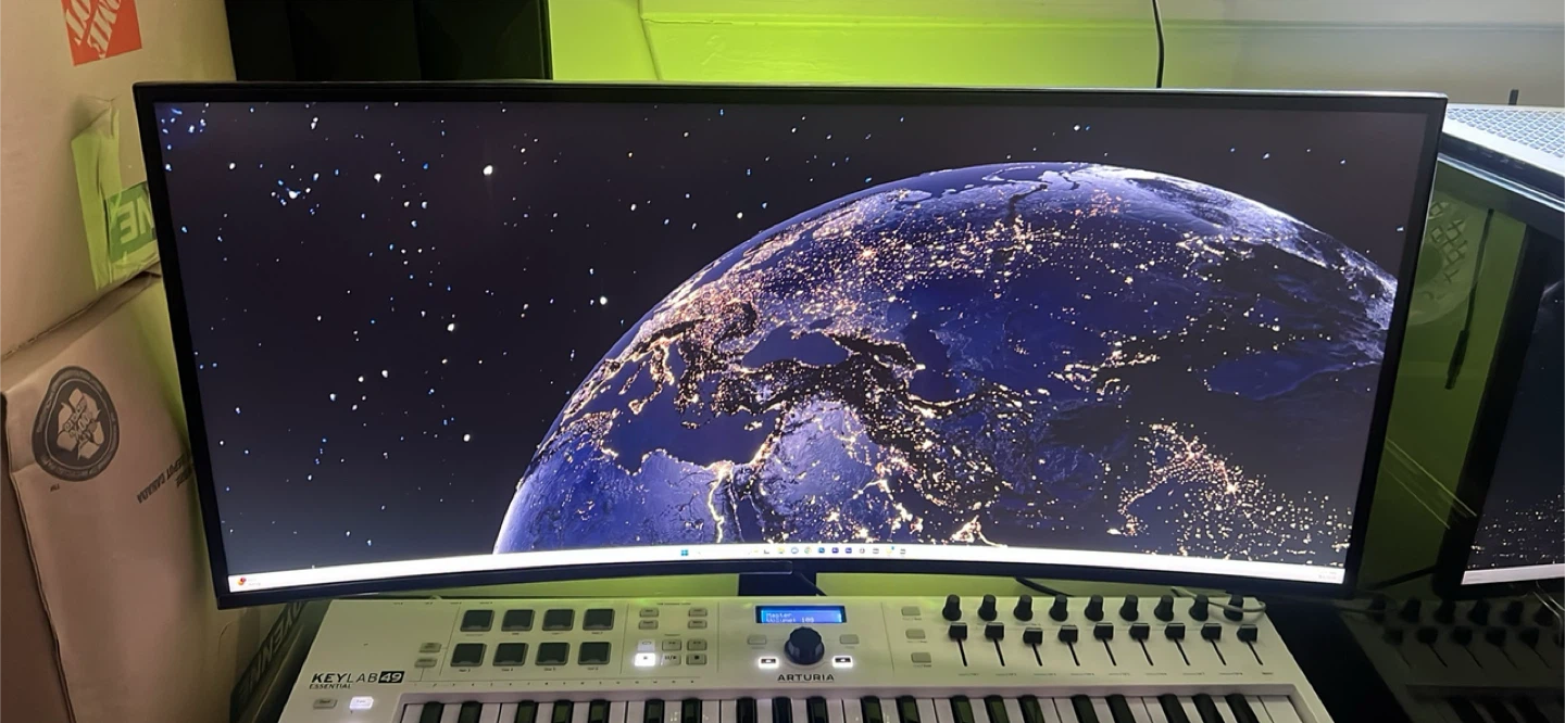 2000$ LG QHD Curved 34” monitor