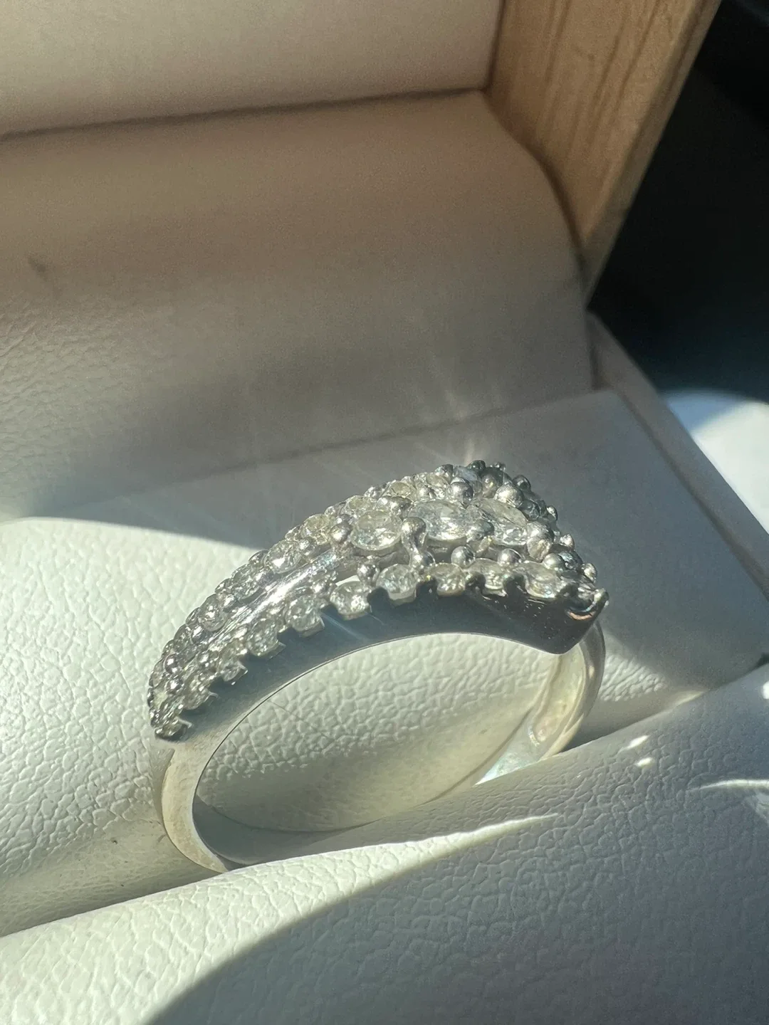 14 k Diamond Ring thumbnail