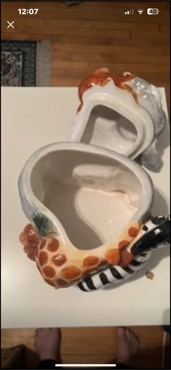 SAFARI ANIMAL FRIENDS GIRAFFE, ELEPHANT, ZEBRA COOKIE JAR image indicator(6)